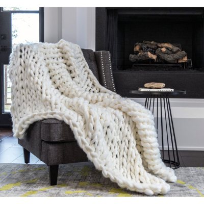 Gable & Belle Chunky Hand-Knitted Throw